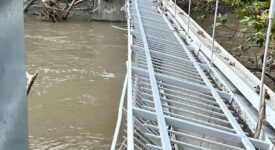 Η Περιφέρεια Θεσσαλίας ανακατασκευάζει την κρεμαστή γέφυρα της Αγίας Παρασκευής Τεμπών                                                                                   275x150