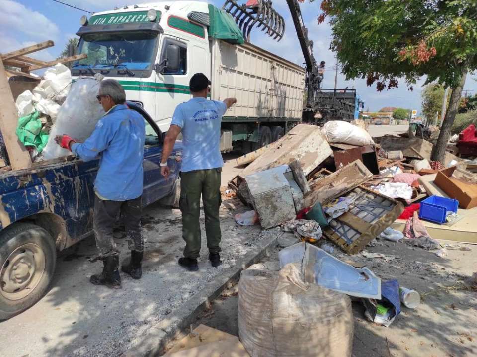 Ο Δήμος Τρικκαίων πήρε επιπλέον προσωπικό για ενίσχυση καθαριότητας                                                                                                                                1