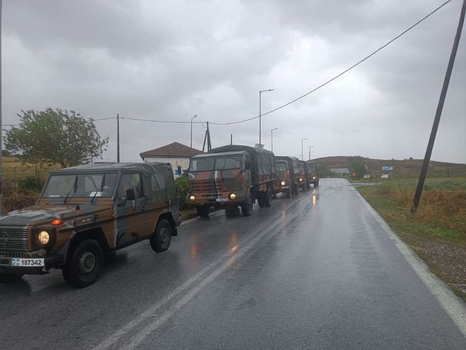 Οι Ένοπλες Δυνάμεις στις πληγείσες περιοχές της Θεσσαλίας 07 sep 001 12