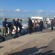 Ο Δήμος Καλαμάτας παρείχε βοήθεια σε 88 αλλοδαπούς μετανάστες που αποβιβάστηκαν στο λιμάνι                                                                     88                                                                                                 180x180