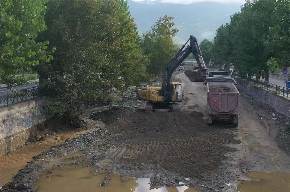 Προχωρά ο καθαρισμός ποταμών και η αποκατάσταση αναχωμάτων στη Θεσσαλία                                                                                                                                       1