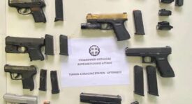 Σύλληψη 22χρονου στα Σπάτα για κατοχή όπλων και πλαστών εγγράφων                22                                                                                                     275x150