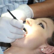 Συνελήφθη μαϊμού οδοντίατρος στην Ηλιούπολη Odontiatros 180x180