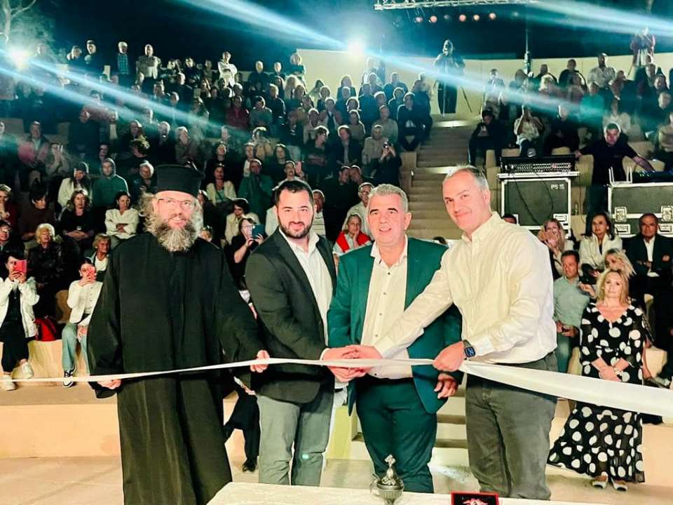 Φάνης Σπανός: Εγκαινιάσαμε το νέο θέατρο Καρύστου και συμβάλλουμε στην αποκατάσταση της οικίας Παπανικολάου στην Κύμη fsk1