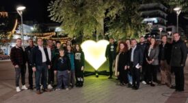 Καλαμάτα: Φωταγωγήθηκε η κίτρινη καρδιά στην κεντρική πλατεία της πόλης                                                                                                                                     275x150