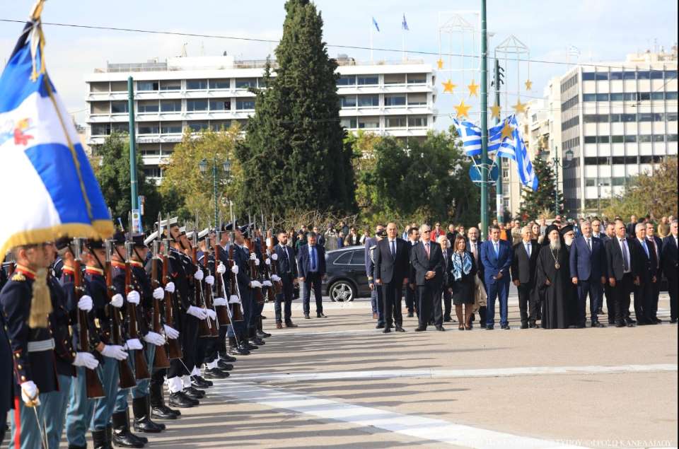 Στη Βουλή των Ελλήνων η Πρόεδρος της Δημοκρατίας και η πολιτική και στρατιωτική ηγεσία της χώρας για την Ημέρα των Ενόπλων Δυνάμεων                                                                                           1