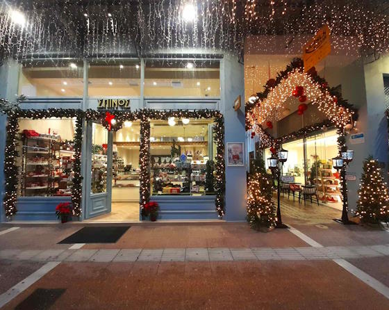 Ο Εμπορικός Σύλλογος Καλαμάτας βράβευσε τα καταστήματα με τις καλύτερες εορταστικές βιτρίνες