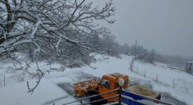 Ο Δήμος Κατερίνης καθαρίζει από χιόνια το οδικό δίκτυο ευθύνης του                                                                                                                            275x150
