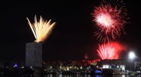 Ο Δήμος Πειραιά υποδέχθηκε το νέο έτος με ένα φαντασμαγορικό υπερθέαμα                                                                                                                                    275x150