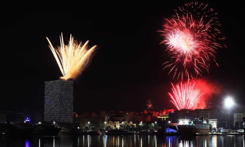 Ο Δήμος Πειραιά υποδέχθηκε το νέο έτος με ένα φαντασμαγορικό υπερθέαμα