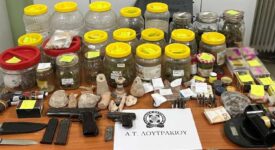 Συλλήψεις στο Λουτράκι για παραβάσεις των νόμων περί ναρκωτικών, όπλων και βεγγαλικών                                                                                                                                                               275x150