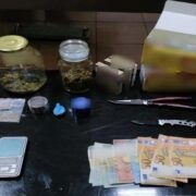 Σύλληψη ανηλίκου στην Πτολεμαΐδα με ναρκωτικά, όπλα και λαθραία τσιγάρα                                                                                                                                     180x180