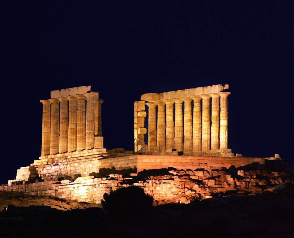 Ο Ναός του Ποσειδώνα στο Σούνιο αναδεικνύεται με νέο φωτισμό                                                                1