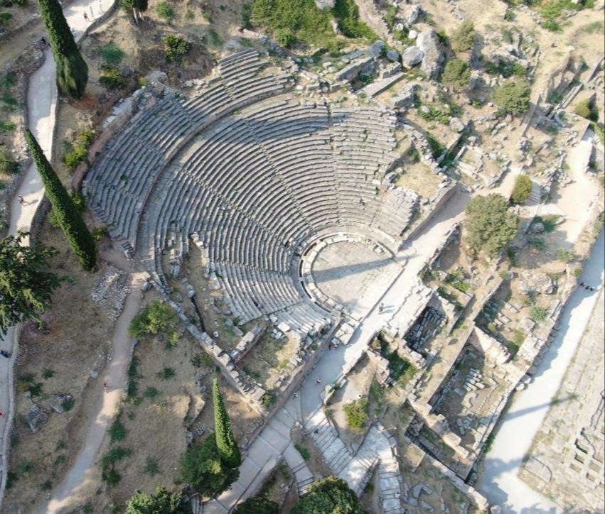 Προχωρά η αποκατάσταση του Αρχαίου Θεάτρου Δελφών                                        2