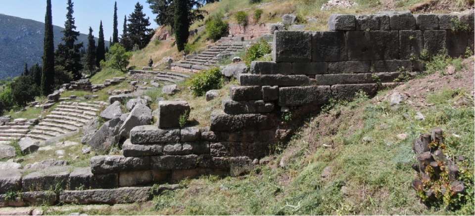 Προχωρά η αποκατάσταση του Αρχαίου Θεάτρου Δελφών