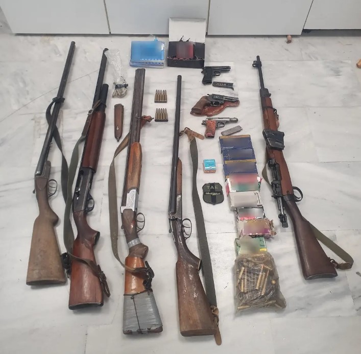 4 συλλήψεις στα Χανιά για παραβάσεις των νόμων περί όπλων, βεγγαλικών και πυροτεχνημάτων DSCN0856